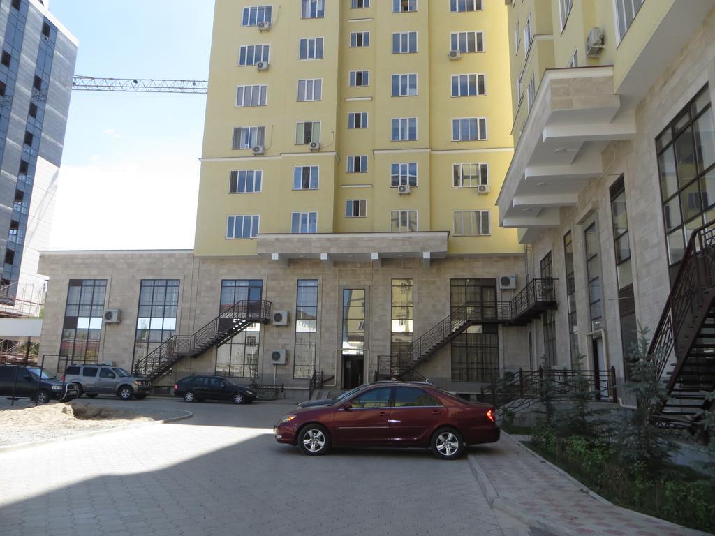 Maximus Apartament Biskek Kültér fotó
